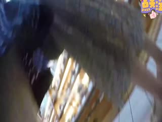 [偷拍]]? 超市尾%`随狂拍！年轻美女裙底春光全泄露
